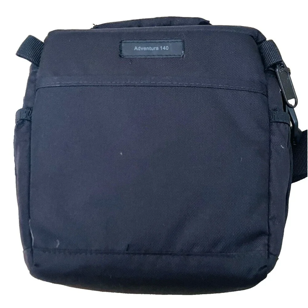 Lowepro Camera Case Adventura 140 Ripstop Small 8 x 8 in Black Padded Strap